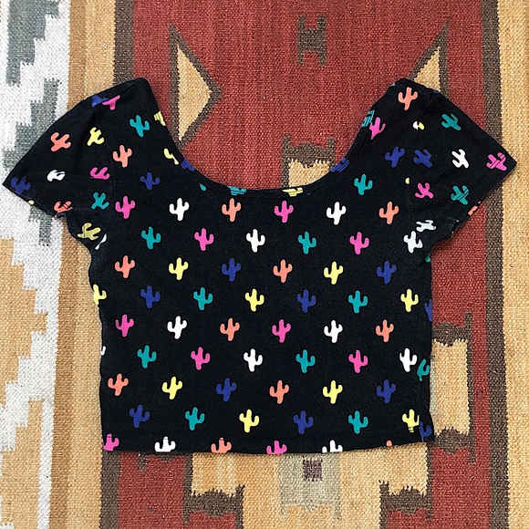 Adorable Cactus Crop Small Forever 21 - Picture 1 of 2